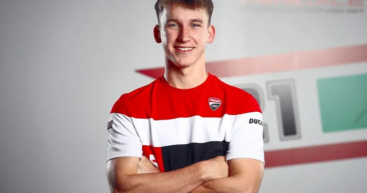 Oli Bayliss in Supersport nel 2022 con Barni Racing