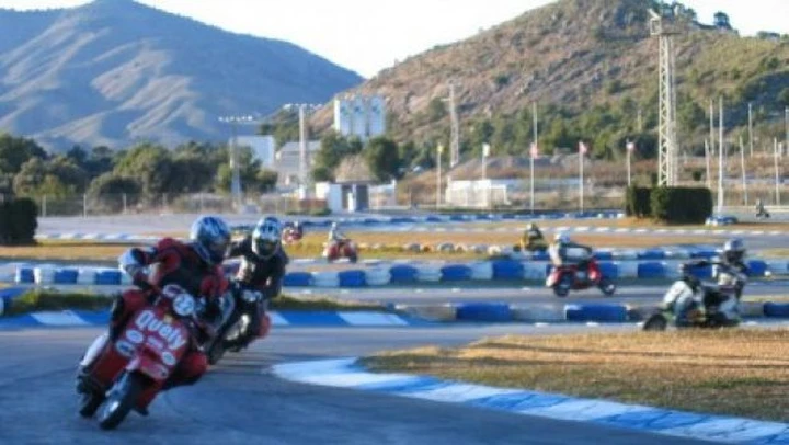 Vespa e Lambretta spagnole: 6 ore endurance su pista da Kart