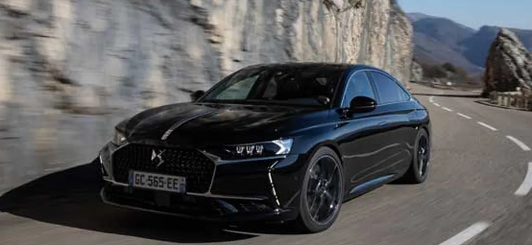 DS 9: ecco le nuove versioni E-Tense 250 e 4x4 360