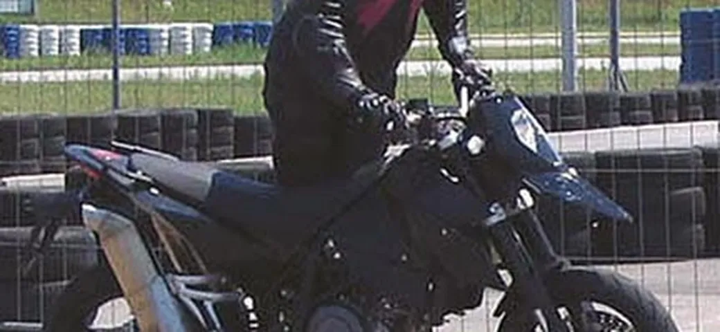 2007 KTM 690 Supermoto - nuove foto spia