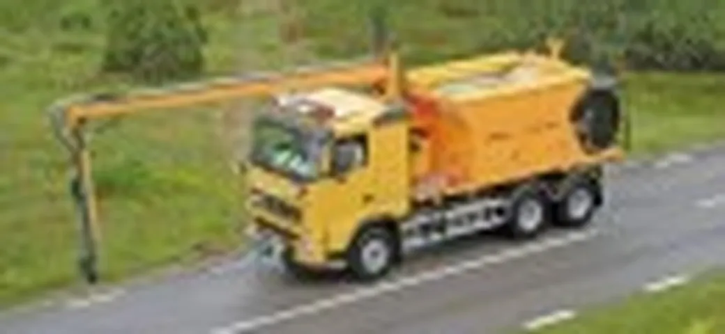 Schmidt SR 800: cos'è e come funziona la macchina tappa buche stradali