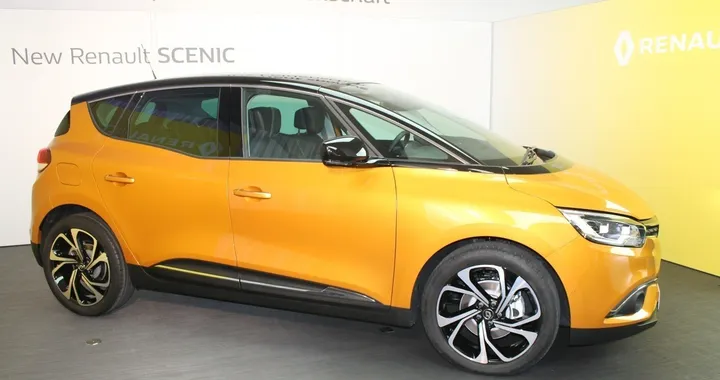 Renault Scenic: come nasce la livrea giallo miele [Video]