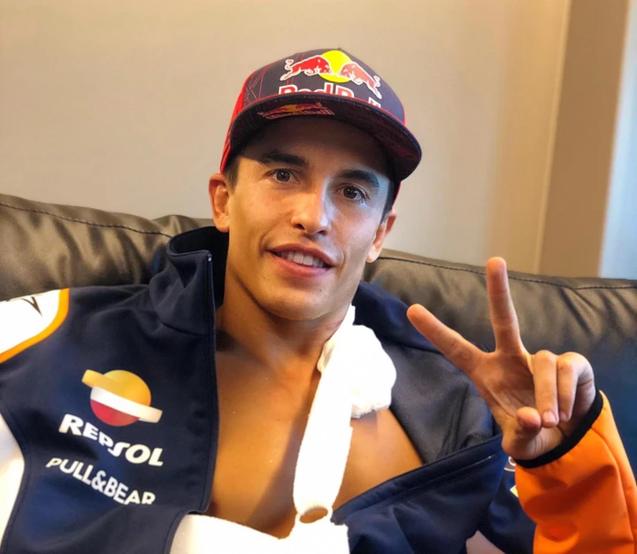 MotoGP, Marc Marquez non tornerà in pista prima di due o tre mesi: il comunicato di Honda