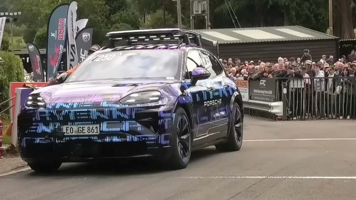 La nuova Porsche Cayenne EV ha conquistato un record strabiliante