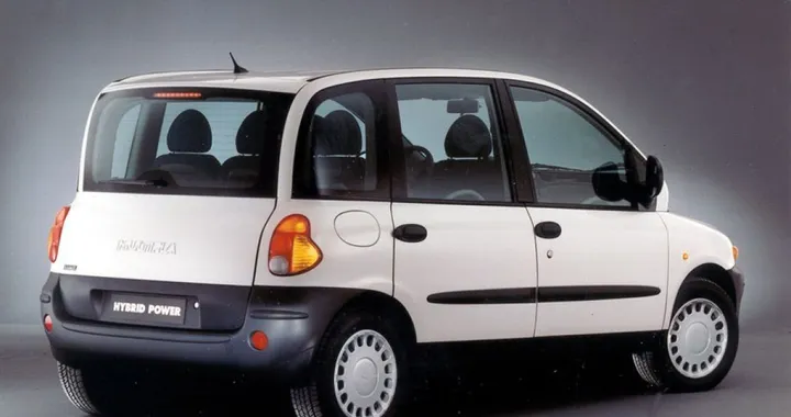 Sarete belli voi, la Fiat Multipla è stata pioniera anche con il plug-in