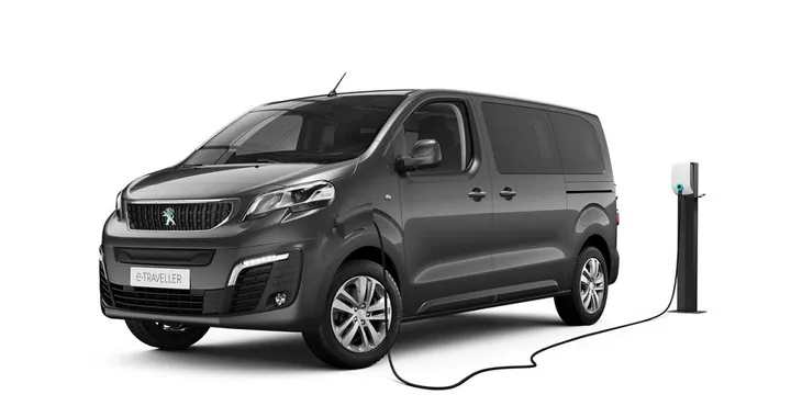 Peugeot e-Traveller 75 kWh e Compact: prezzi e autonomia