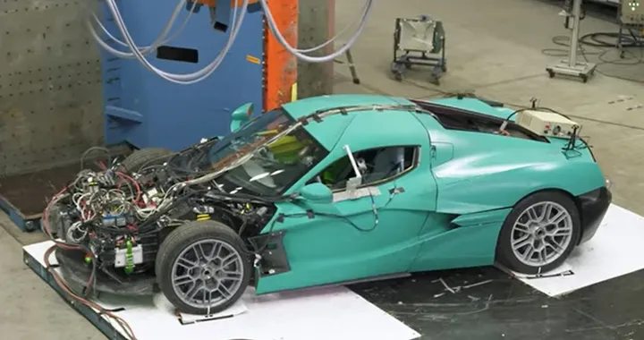 Rimac Nevera: nei crash test "distrutti" 18 milioni di euro [Video]
