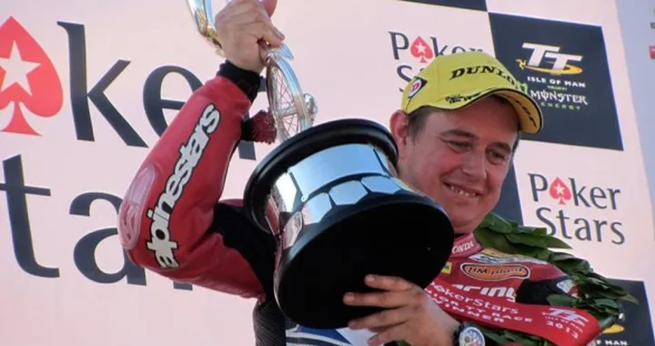 TT 2013: McGuinness centra la 20a vittoria nel Senior TT, secondo Dunlop a 10"