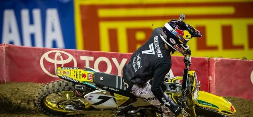 AMA Supercross 2014: un'altra vittoria per Stewart a Toronto. Bubba secondo per numero di vittorie nella storia del Supercross