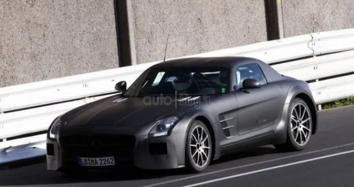 Mercedes SLS AMG Black Series: potenza di 650 CV ed anche in versione Roadster?