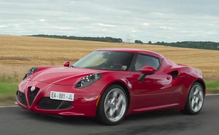 Alfa Romeo 4C4Ever: il video con i proprietari della sportiva