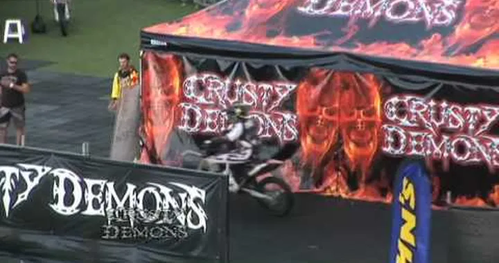 Crusty Demons Tour 2010 Jackson Strong Front Flip Action + Interview