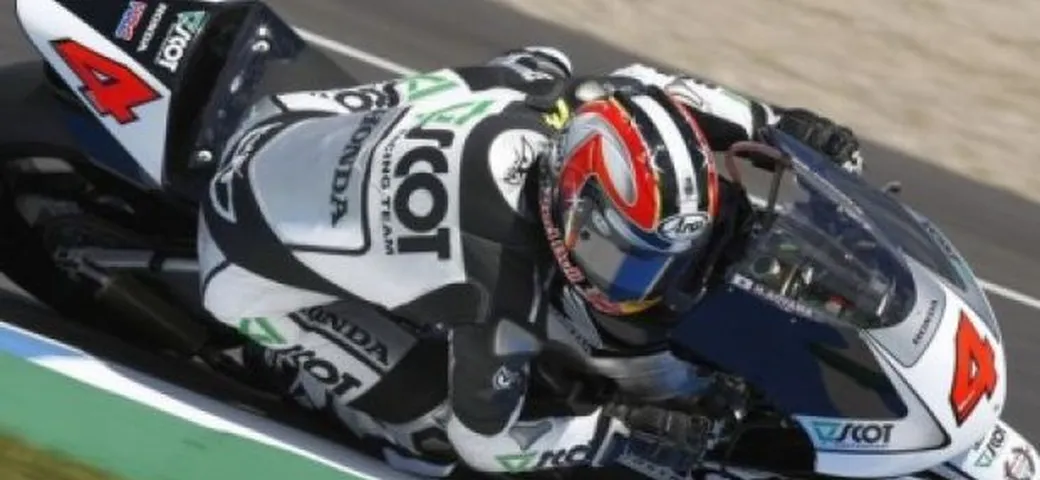 125/250: Pole position per Bradley Smith e Hiroshi Aoyama