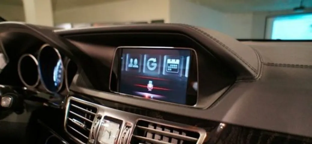 Mercedes Classe E: l'integrazione con Siri di iPhone