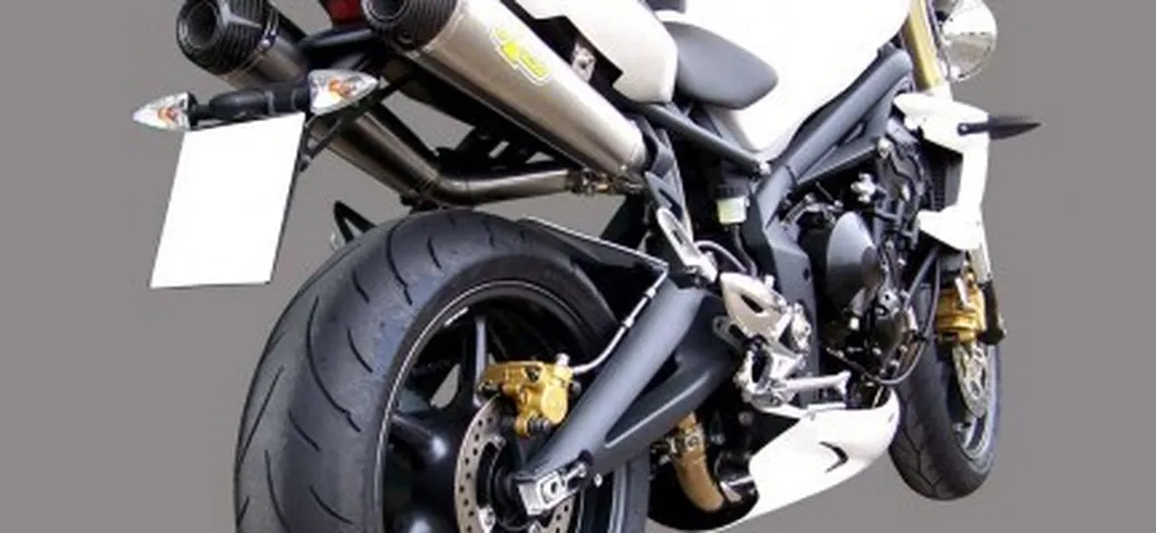 Exan per Triumph Street Triple