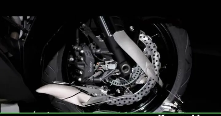 Video Kawasaki 1400GTR 2010