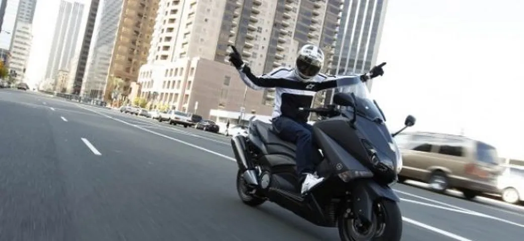 Yamaha T-Max 2012: il Test di Motoblog