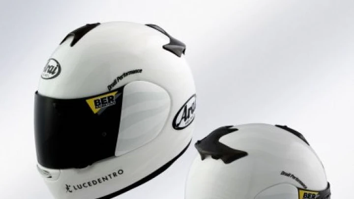 Arai Viper GT e SZ-F Zebra: Lucedentro e Aldo Drudi illuminano la sicurezza