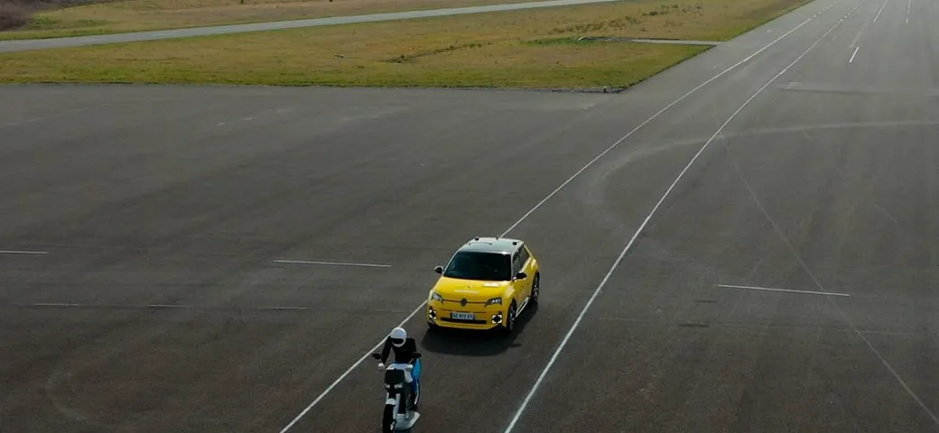 Test Euro NCAP sugli ADAS, la sorpresa è Renault 5 che batte Tesla