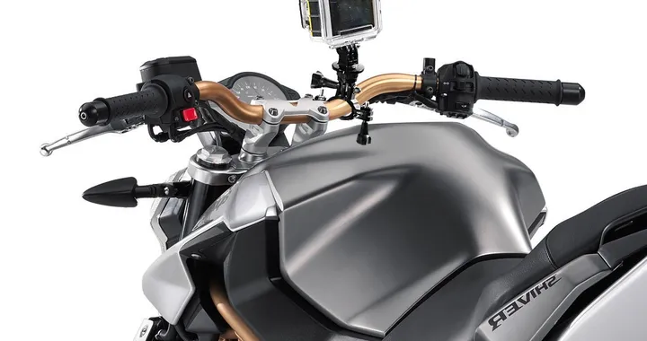 Lampa Action-cam: due modelli per riprendere le imprese in sella