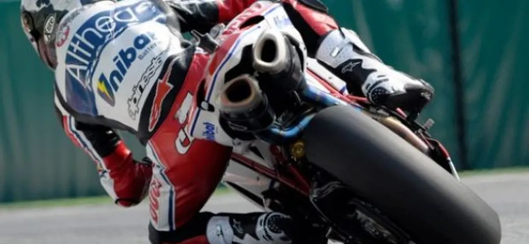 WSBK: a Magny-Cours è subito Checa nella prima sessione di libere