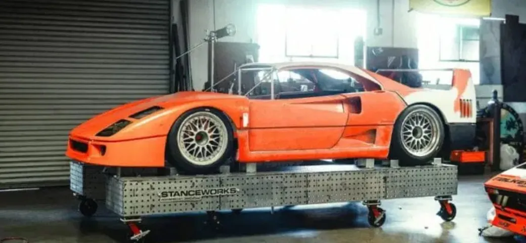 Ferrari F40 con motore V12: il progetto di Mike Burroughs