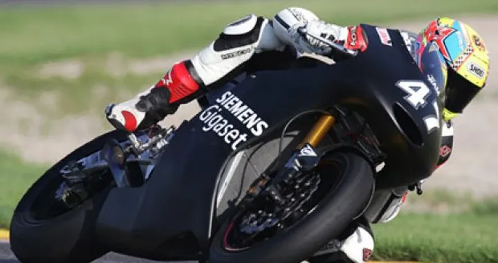 CEV: Ottimo il debutto di Rolfo, 7° assoluto e 2° con la Moto2 del team Siemens Gigaset Laglisse