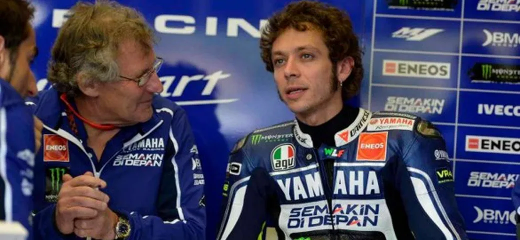 Lorenzo festeggia la pole, Rossi cade: 