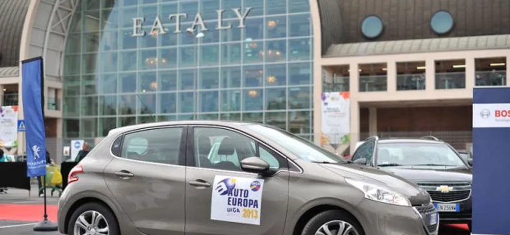 Peugeot 208 vince l'Auto Europa 2013; critiche al governo durante la tavola rotonda 