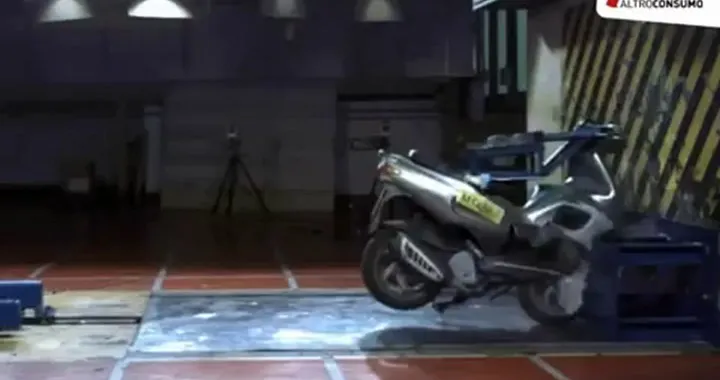 Sicurezza Gilera Runner: ecco i crash test