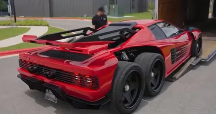 Da mito Ferrari a show car estrema: la Testarossa a 6 ruote fa scalpore
