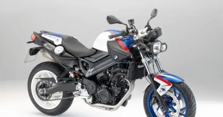 BMW prepara una F800 Supermoto?