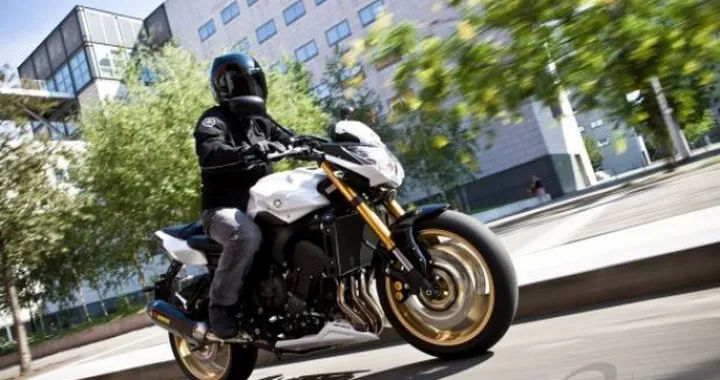 Yamaha FZ8 e Fazer8 my 2010 Akrapovic