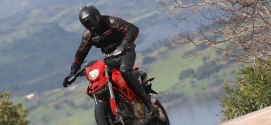 WDW 2010: in pista anche con la Ducati Hypermotard
