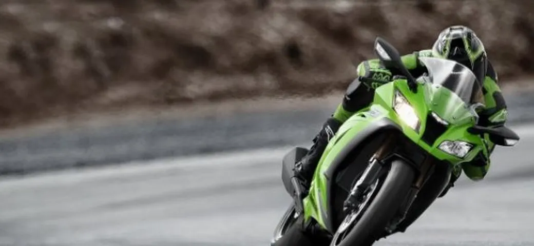 Kawasaki ZX-10R 2011: si ipotizza problema di natura meccanica nella versione americana, consegne slittate in Europa