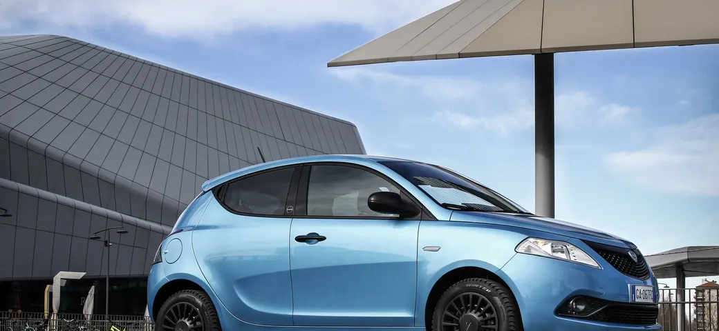 Lancia Ypsilon Hybrid EcoChic: ora anche ibrida leggera