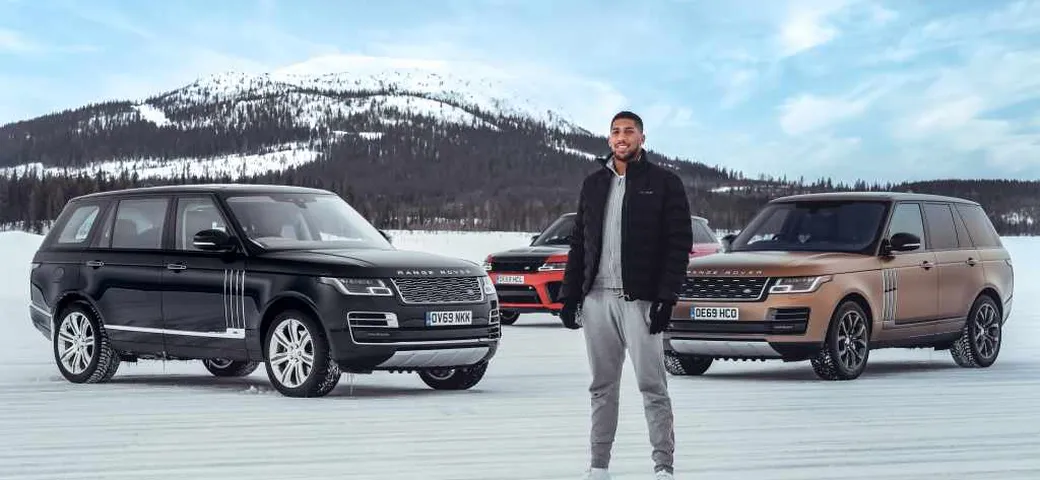 Range Rover festeggia i 50 anni con Anthony Joshua