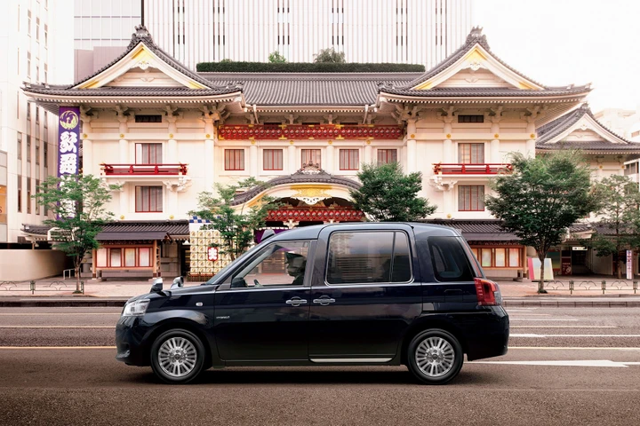 Toyota presenta i futuri Japan Taxi per le Olimpiadi di Tokyo 2020