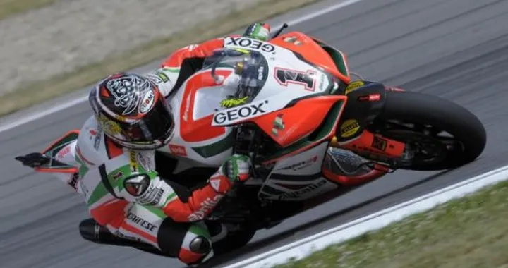 WSBK: Superpole perfetta per Max Biaggi a Brno. Melandri, Checa e Laverty con lui in prima fila