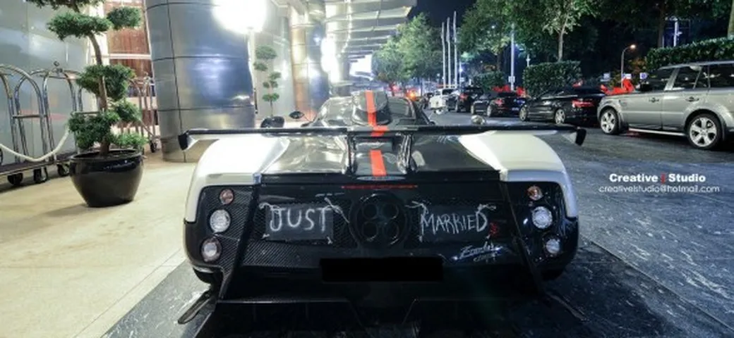 La miglior vettura con cui sposarsi? Una Pagani Zonda Cinque!