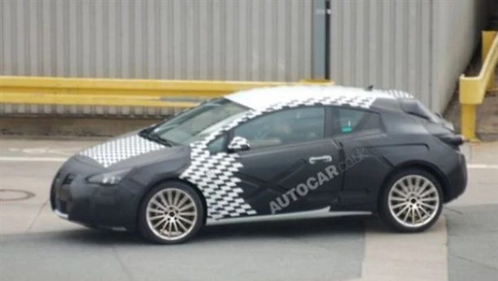 Opel Astra: la nuova OPC avrà 300 CV di potenza