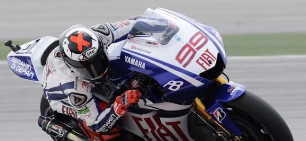 A Sepang Jorge Lorenzo(sesta pole)  ristabilisce le ... distanze. Ottimi Hayden e Dovizioso.