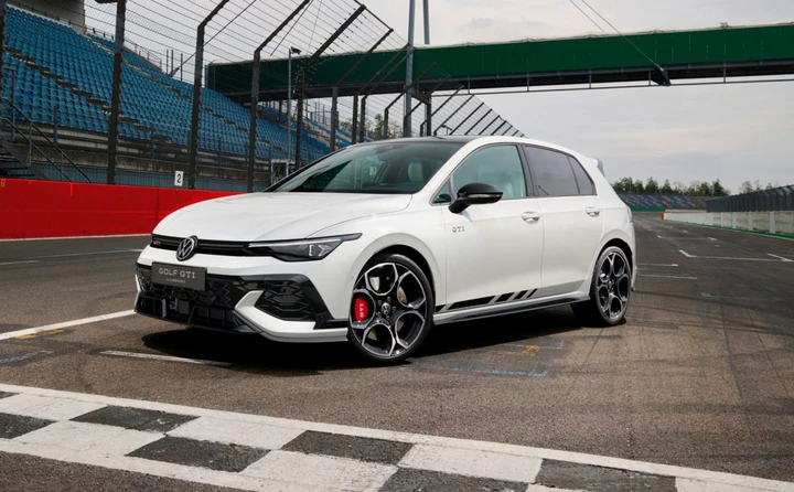 Volkswagen Golf GTI, il mito sarà ancora a benzina: no all'elettrico