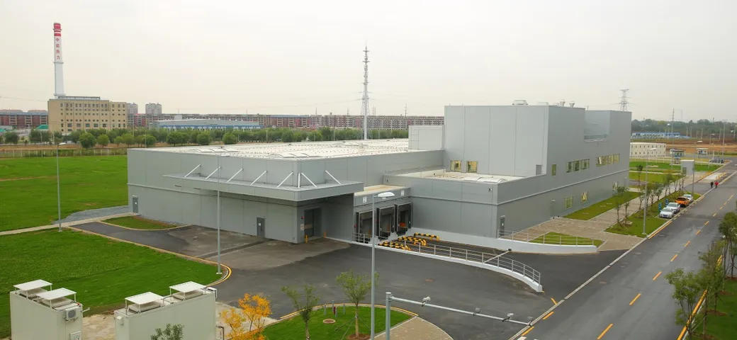 Batterie per auto elettriche, BMW apre fabbrica in Cina