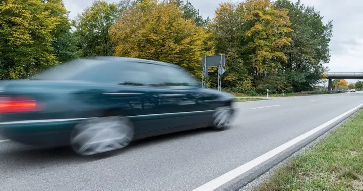 Sfreccia a più di 200 km/h sulla strada Statale: l'autovelox lo fulmina