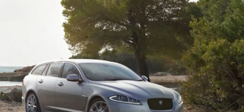 Jaguar XF Sportbrake: primo contatto con la familiare del Giaguaro