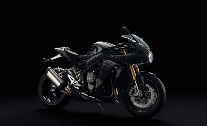 Triumph Speed Triple 1200 RR Bond Edition: in serie limitatissima