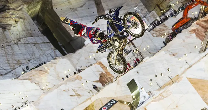 Moore vince la tappa greca del Red Bull X-Fighters 2015