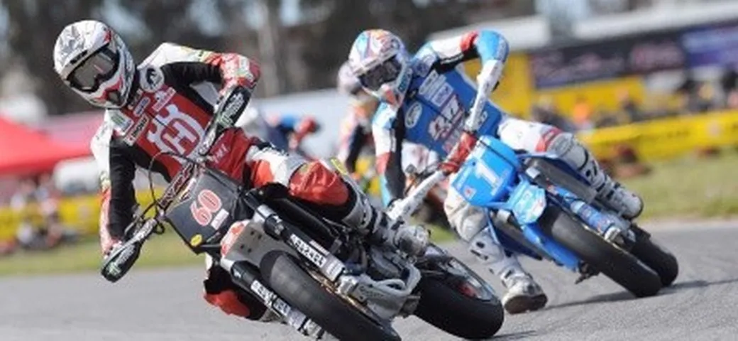 Supermoto: a Latina vincono i fratelli Chareyre