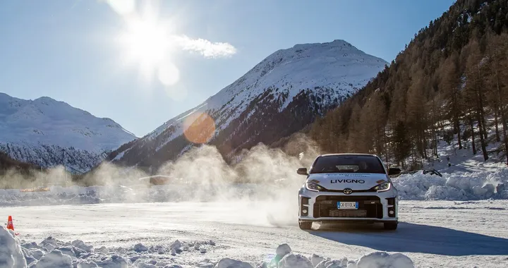 Ghiacciodromo di Livigno: migliorare la guida su fondi a bassa aderenza con la Ice Driving School